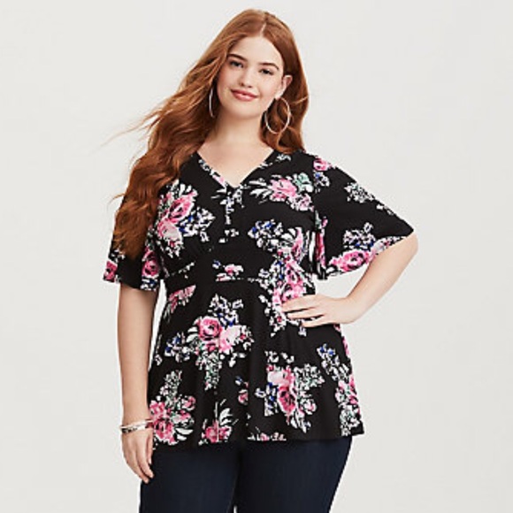 ❌SOLD❌Torrid Blck Floral Stretch Knit Peplum Top - Picture 3 of 4